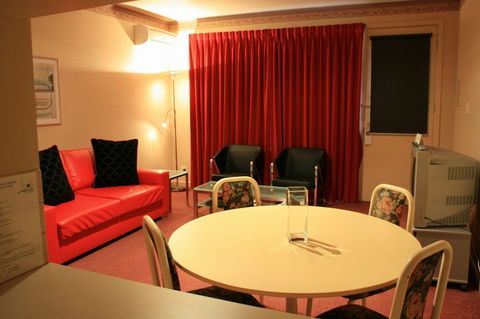 Carlton Clocktower on Lygon - Kawana Tourism 1