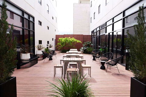 Essence Hotel Carlton - Kawana Tourism 1