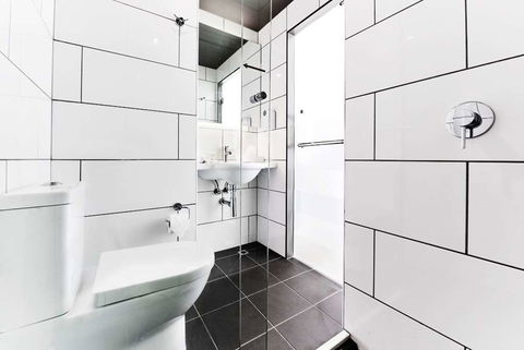 Essence Hotel Carlton - Kawana Tourism 7