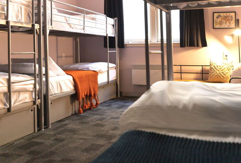 United Backpackers - Kawana Tourism 8