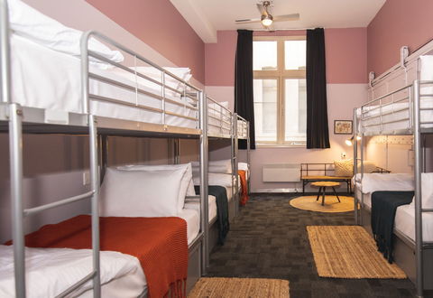 United Backpackers - Kawana Tourism 9