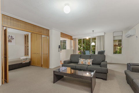 The Airport International Motel - Kawana Tourism 8