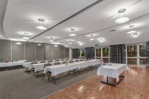 The Airport International Motel - Kawana Tourism 14