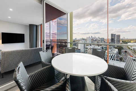 Meriton Suites Zetland - Kawana Tourism 7