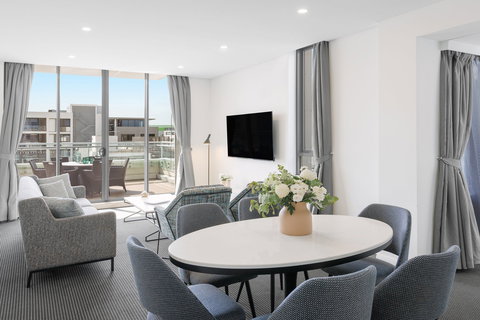 Meriton Suites Zetland - Kawana Tourism 12