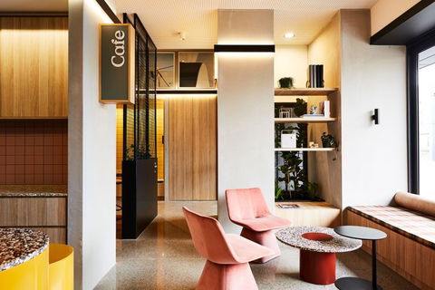 Lanbruk Apartment Hotel-Richomnd Hill - Kawana Tourism 2