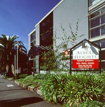 Albert Heights Service Apts - Kawana Tourism 0
