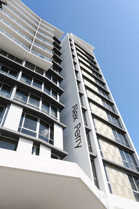 Alex Perry Hotel and Apartments - Kawana Tourism 1