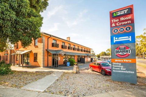 Nightcap Rose & Crown Hotel - Kawana Tourism 0