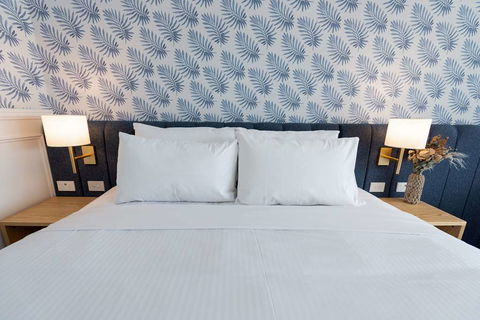 The Beachcomber Hotel & Resort - Kawana Tourism 2