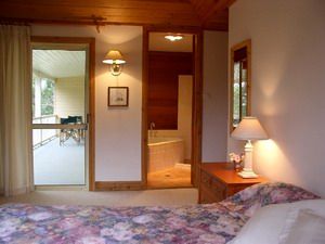 Kemeys Mountain Hideaway - Kawana Tourism 1