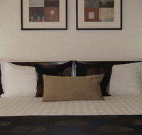 Blazing Stump Motel  Suites - Kawana Tourism
