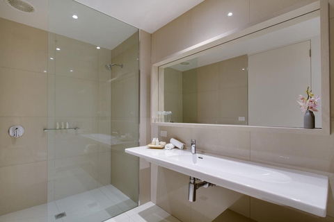 Quarters At Flinders Hotel - Kawana Tourism 2