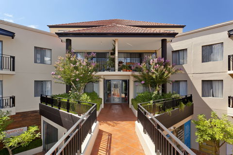 Astra Apartments The Griffin - Kawana Tourism 2