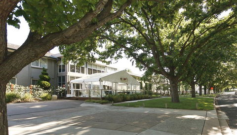 Forrest Hotel & Apartments - Kawana Tourism 0