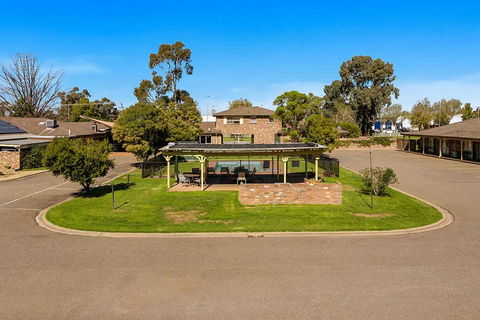 Quality Inn Carriage House - Kawana Tourism 1