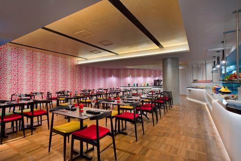 Four Points by Sheraton Brisbane - Kawana Tourism 10