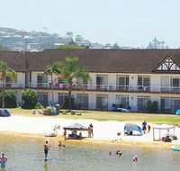 The Clan Lakeside Lodge - Kawana Tourism
