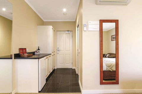 Lake Inn Ballarat - Kawana Tourism 6