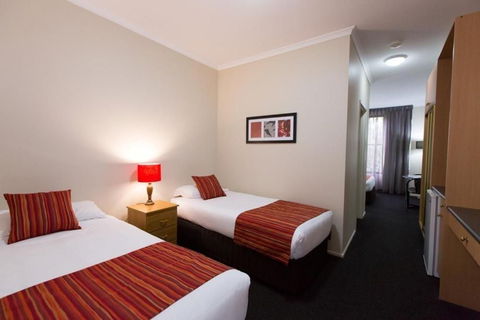 Barkly Motor Lodge - Kawana Tourism 6
