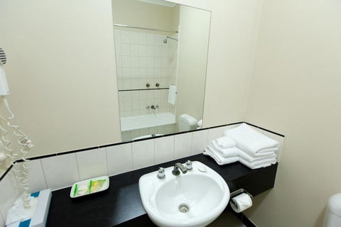 Barkly Motor Lodge - Kawana Tourism 11