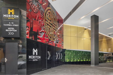 Meriton Suites Campbell Street - Kawana Tourism 1