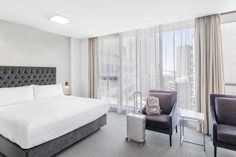 Meriton Suites Campbell Street - Kawana Tourism 3