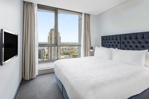 Meriton Suites Campbell Street - Kawana Tourism 8