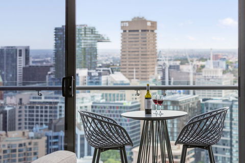 Meriton Suites Campbell Street - Kawana Tourism 10