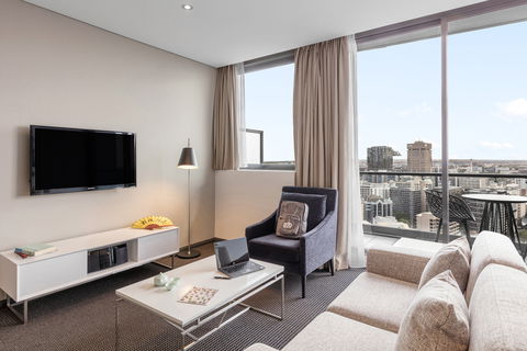 Meriton Suites Campbell Street - Kawana Tourism 11