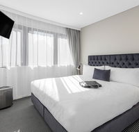 Meriton Suites Kent Street - Kawana Tourism