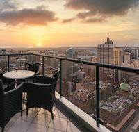 Meriton Suites Pitt Street - Kawana Tourism