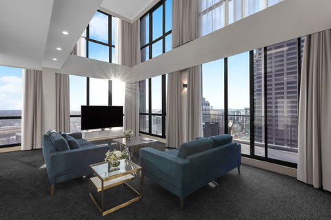 Meriton Suites Pitt Street - Kawana Tourism 1