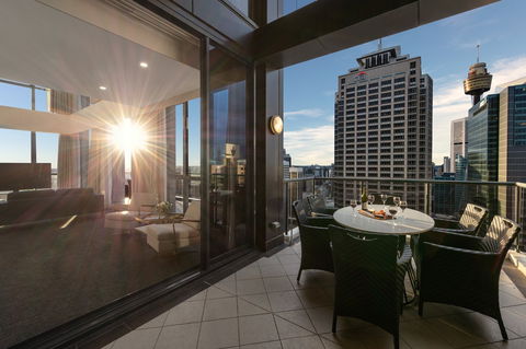 Meriton Suites Pitt Street - Kawana Tourism 4