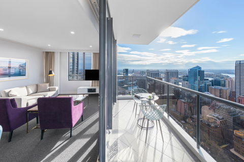 Meriton Suites Pitt Street - Kawana Tourism 12