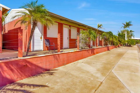 Econo Lodge Karratha - Kawana Tourism 5