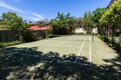 Kingston Terrace Serviced Apartments - Kawana Tourism 4