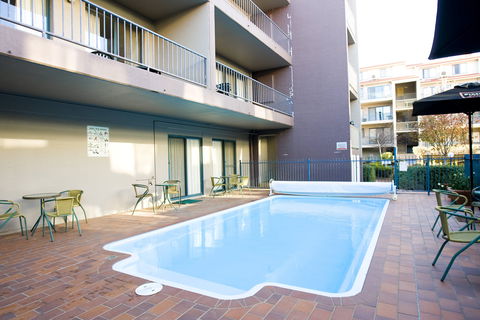 Pinnacle Apartments - Kawana Tourism 6