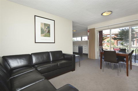 Forrest Hotel & Apartments - Kawana Tourism 6