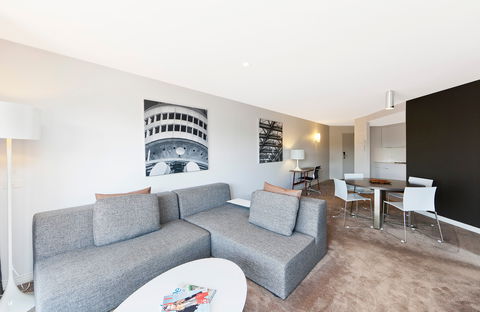 Astra Apartments The Griffin - Kawana Tourism 11