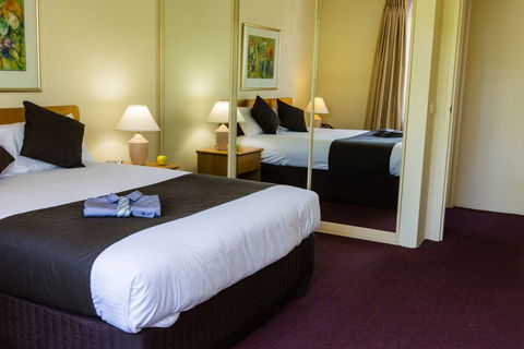 Kingston Terrace Serviced Apartments - Kawana Tourism 1