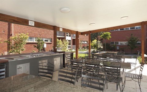 Forrest Hotel & Apartments - Kawana Tourism 8