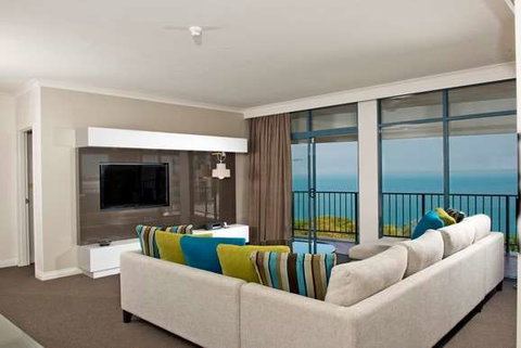 Mantra on the Esplanade - Kawana Tourism 12
