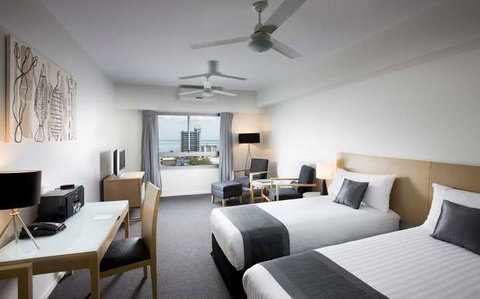 Mantra Pandanas - Kawana Tourism 1