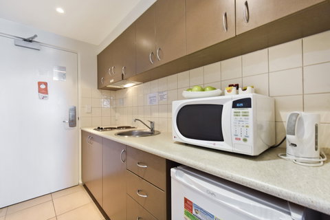 Metro Advance Apartments & Hotel - Kawana Tourism 6