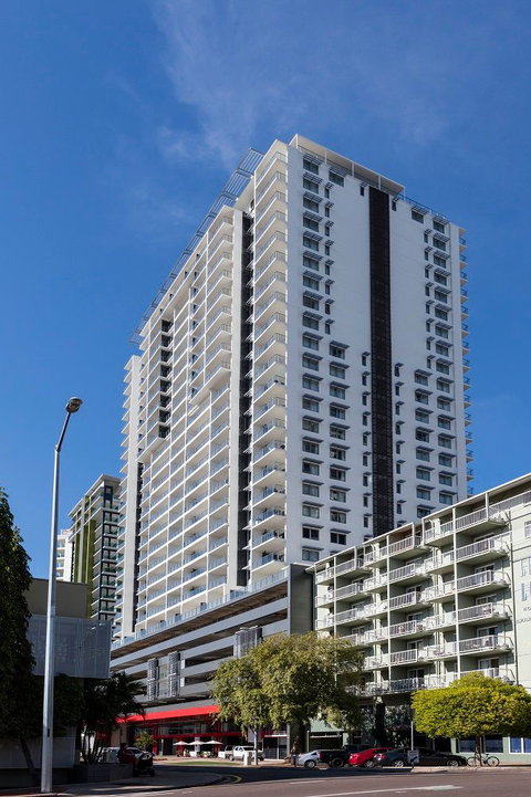 Oaks Elan Darwin - Kawana Tourism 0