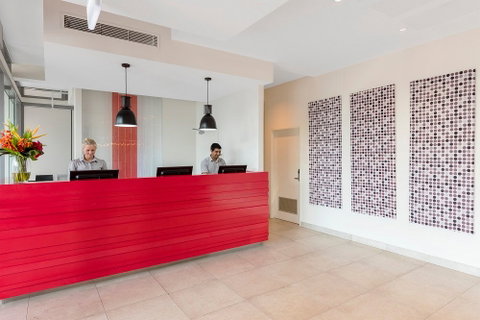 Oaks Elan Darwin - Kawana Tourism 1