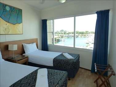 Cullen Bay Resorts - Kawana Tourism 10
