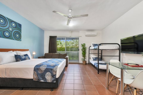 Vitina Studio Motel - Kawana Tourism 3
