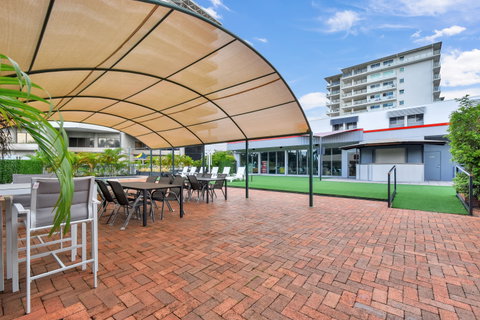 Vitina Studio Motel - Kawana Tourism 5